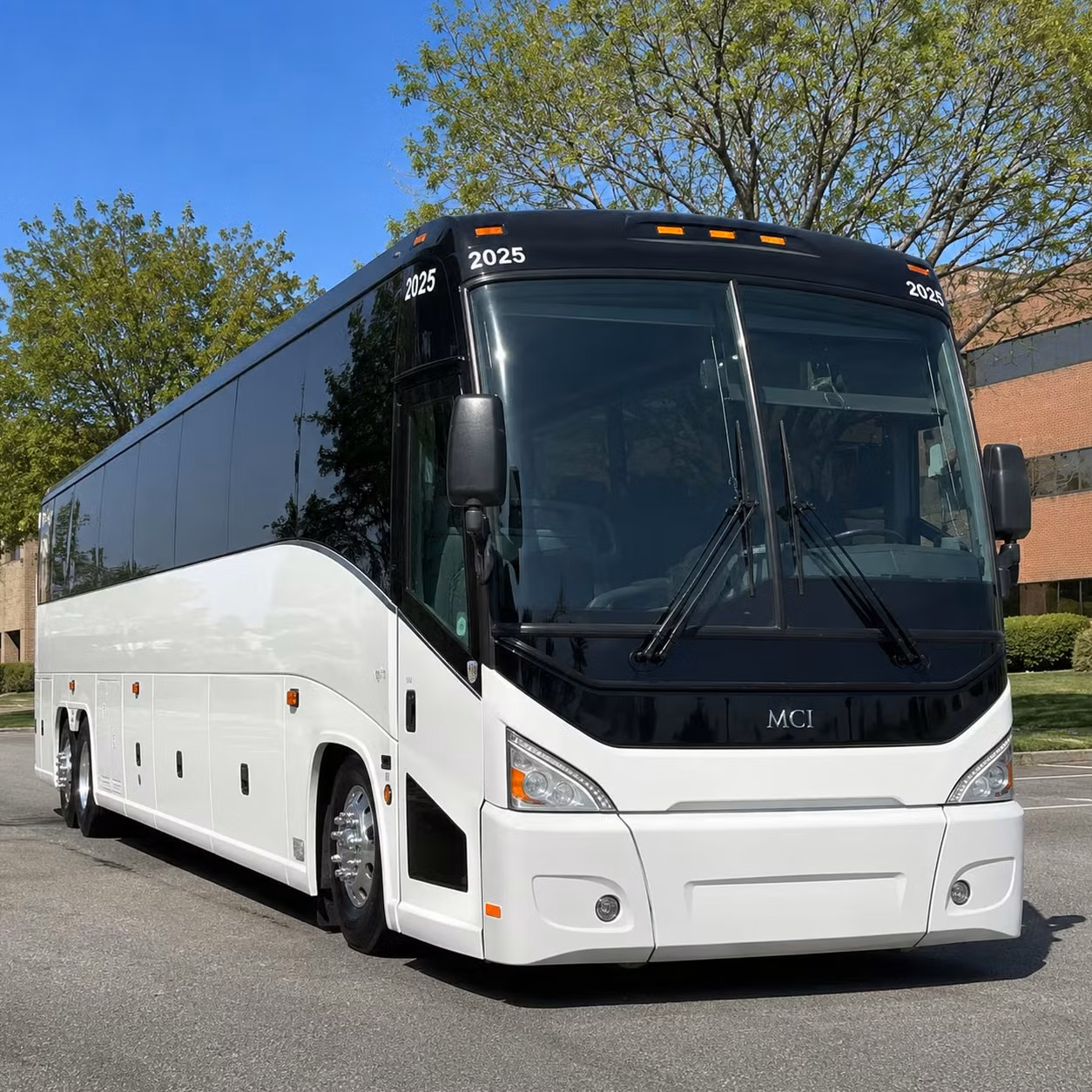 choosing the right bus size for your victorville concert group